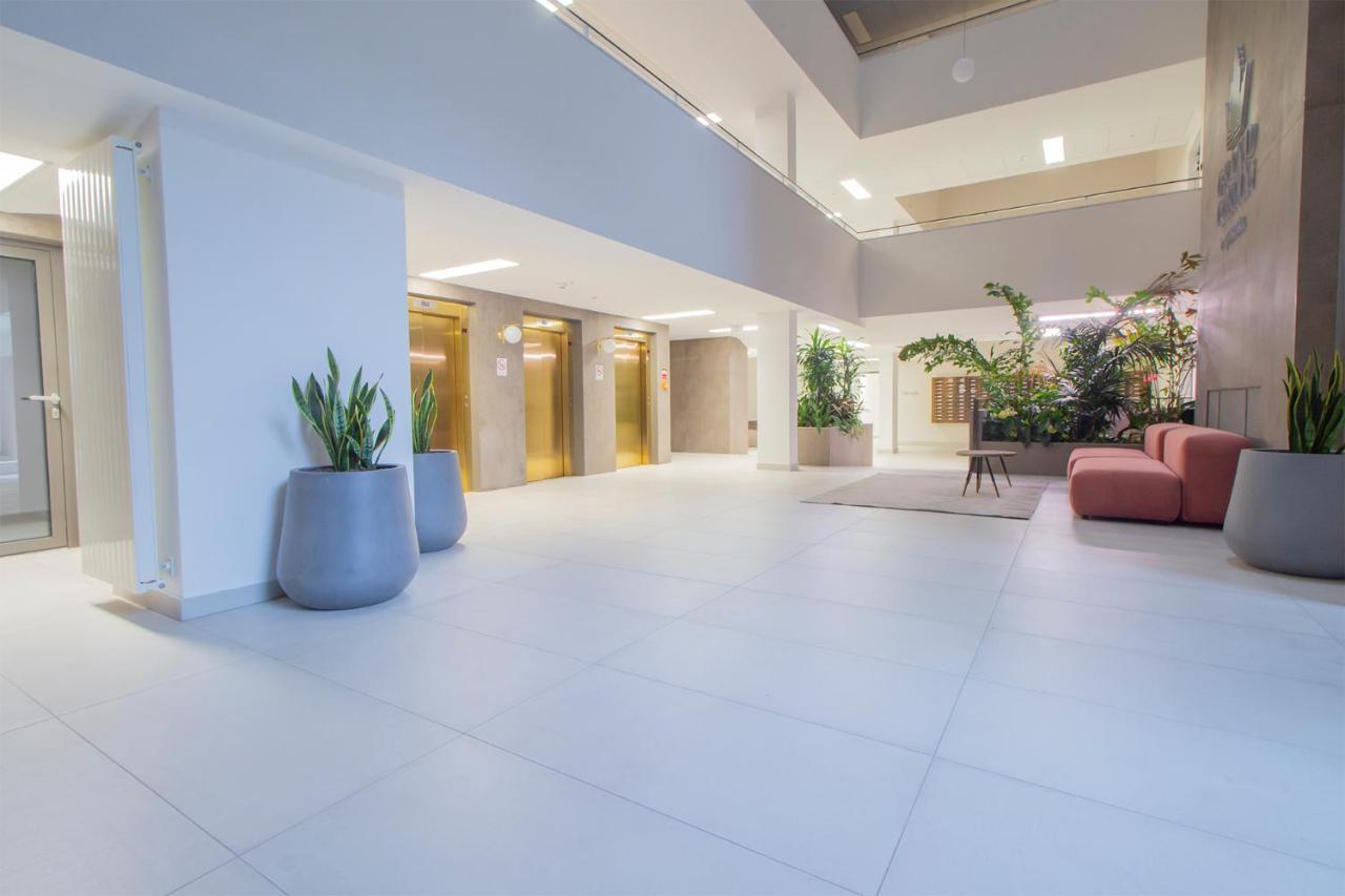 Corvin Modern Two Bedroom Apartment Free Parking Budapest Kültér fotó