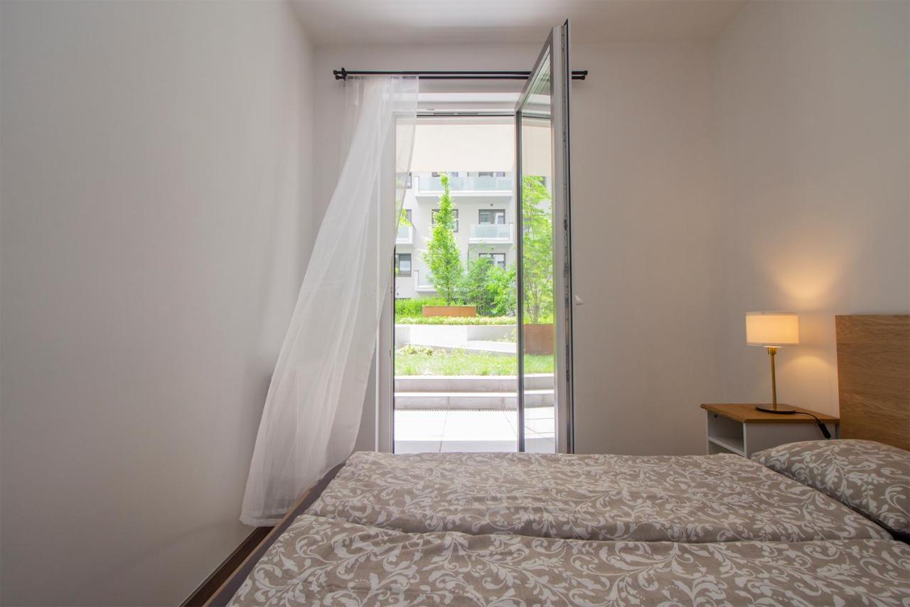 Corvin Modern Two Bedroom Apartment Free Parking Budapest Kültér fotó