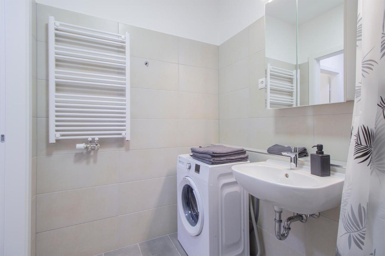 Corvin Modern Two Bedroom Apartment Free Parking Budapest Kültér fotó