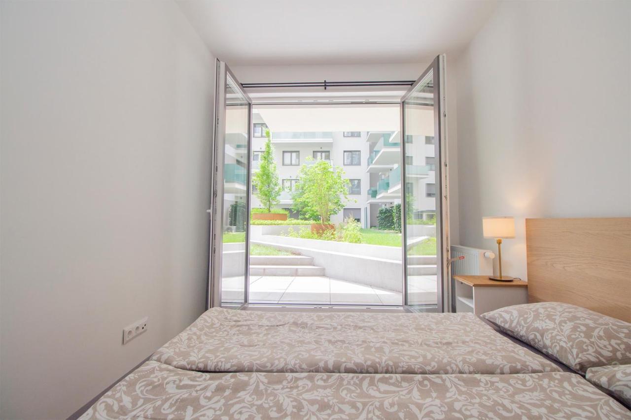 Corvin Modern Two Bedroom Apartment Free Parking Budapest Kültér fotó
