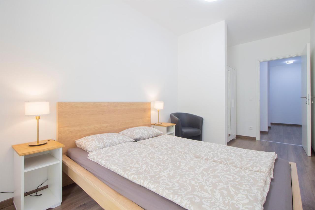 Corvin Modern Two Bedroom Apartment Free Parking Budapest Kültér fotó