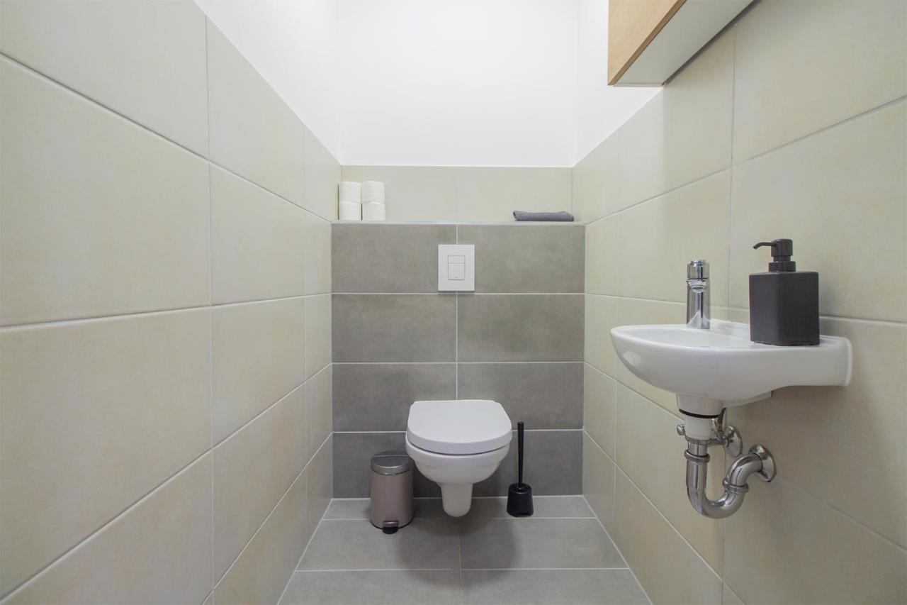 Corvin Modern Two Bedroom Apartment Free Parking Budapest Kültér fotó