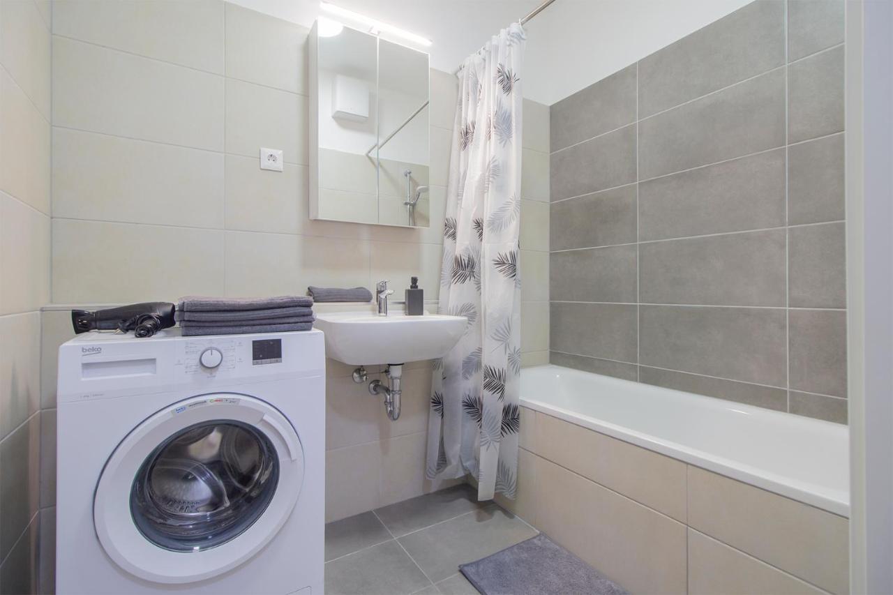 Corvin Modern Two Bedroom Apartment Free Parking Budapest Kültér fotó