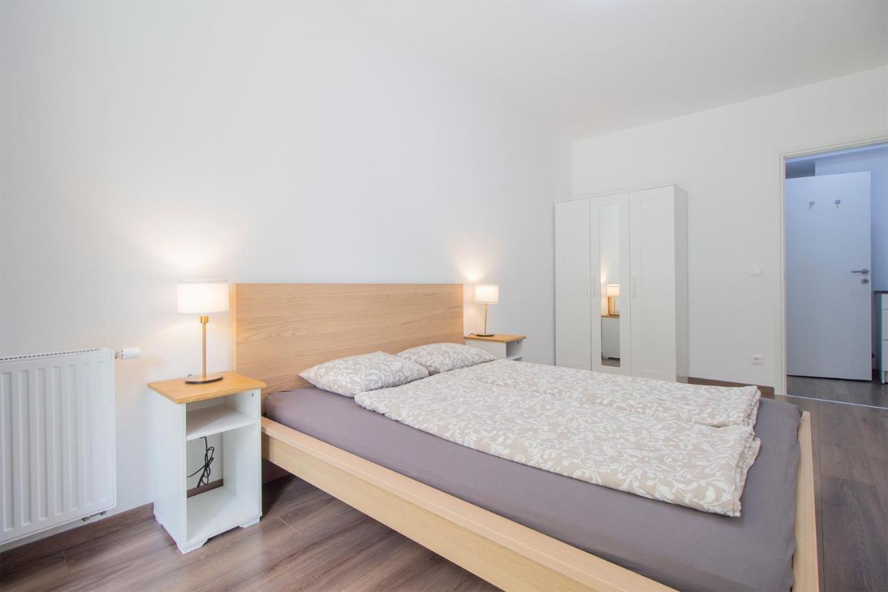 Corvin Modern Two Bedroom Apartment Free Parking Budapest Kültér fotó